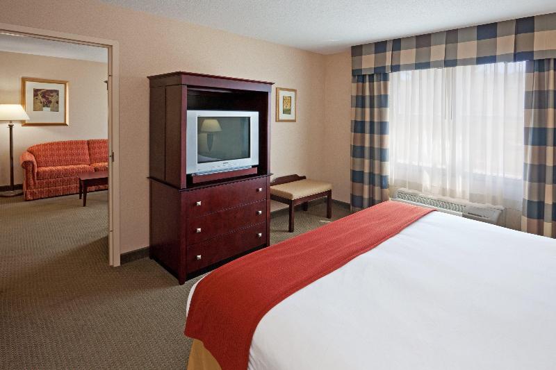 Holiday Inn Express and Suites Freeport Brunswick image