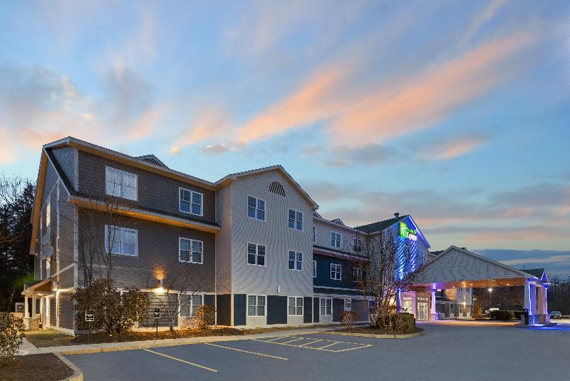 Holiday Inn Express and Suites Freeport Brunswick image