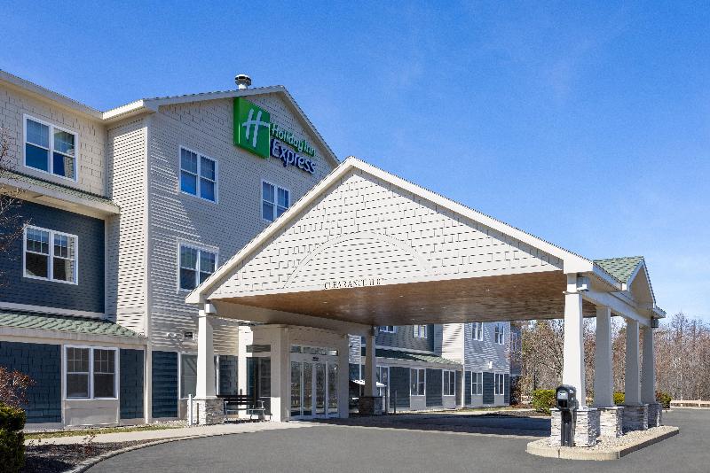 Holiday Inn Express and Suites Freeport Brunswick image