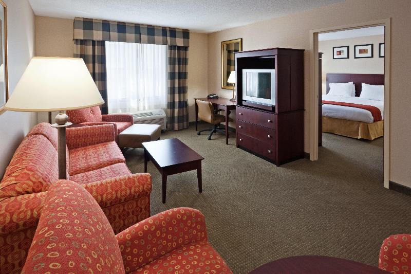 Holiday Inn Express and Suites Freeport Brunswick image