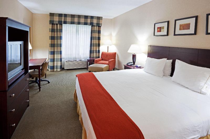Holiday Inn Express and Suites Freeport Brunswick image