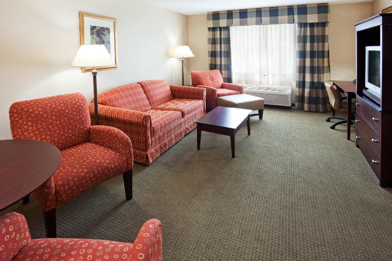 Holiday Inn Express and Suites Freeport Brunswick image
