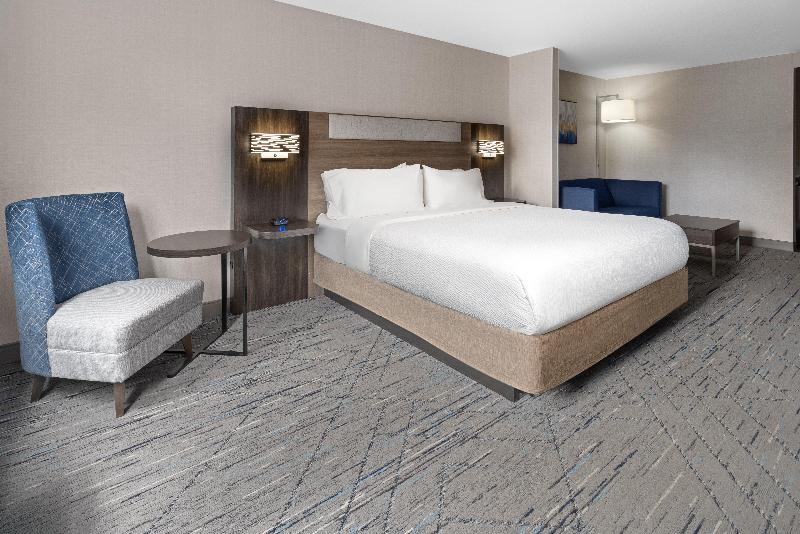Holiday Inn Express and Suites Freeport Brunswick image