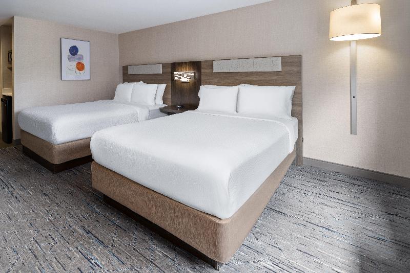 Holiday Inn Express and Suites Freeport Brunswick image