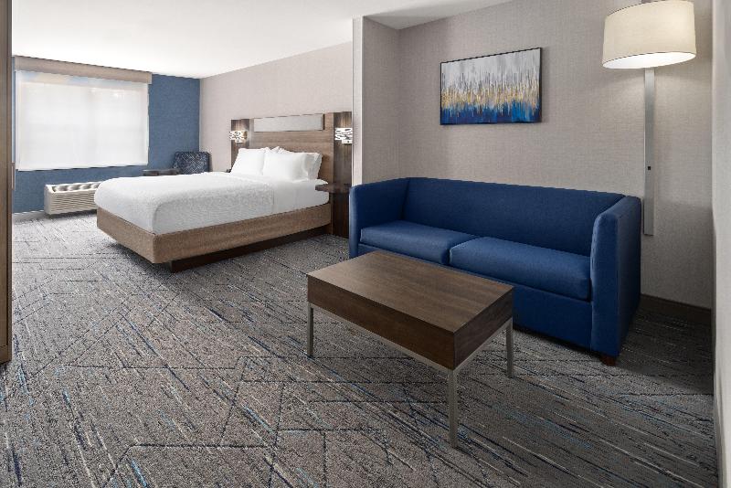Holiday Inn Express and Suites Freeport Brunswick image