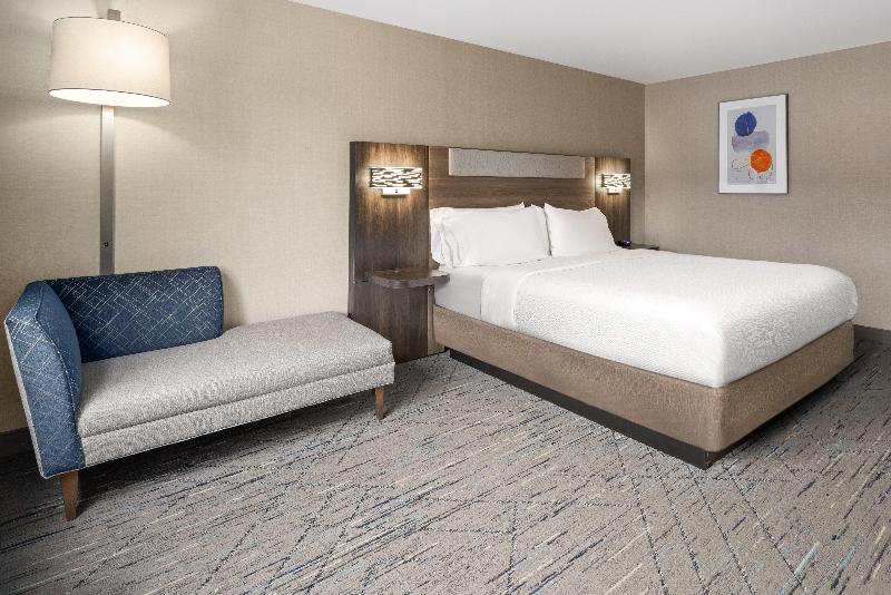 Holiday Inn Express and Suites Freeport Brunswick image