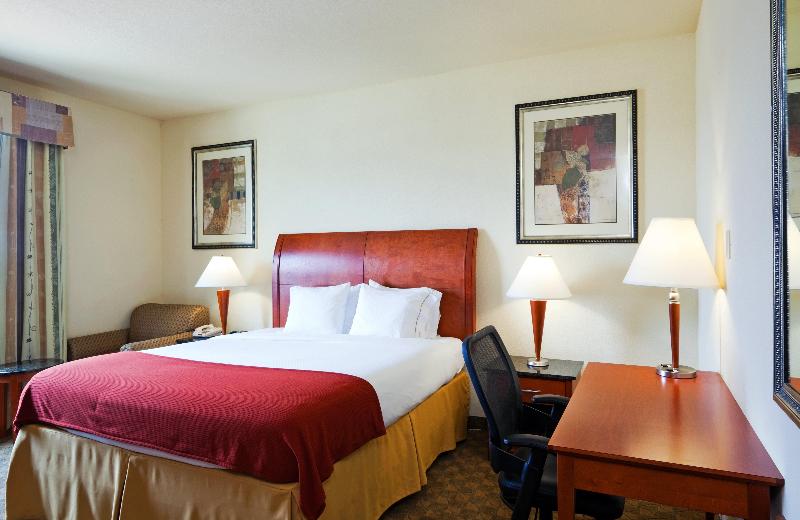 Holiday Inn Express & Suites Fairfield-North IHG image