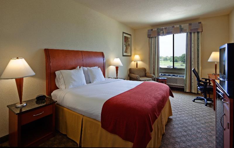 Holiday Inn Express & Suites Fairfield-North IHG image