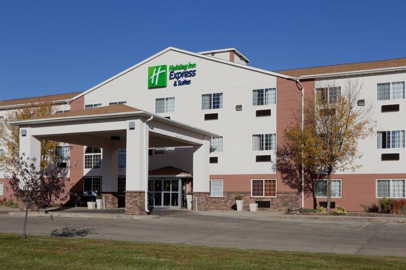 HOLIDAY INN EXPRESS HOTEL AND SUITES PIERRE-FORT PIERRE