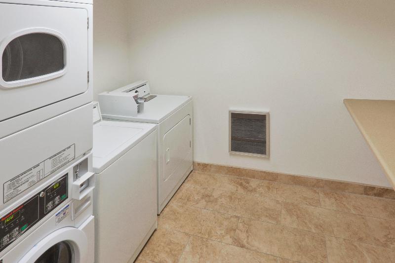 Holiday Inn Express & Suites Pierre-Fort Pierre image