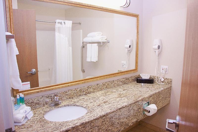 Holiday Inn Express & Suites Pierre-Fort Pierre photo 7