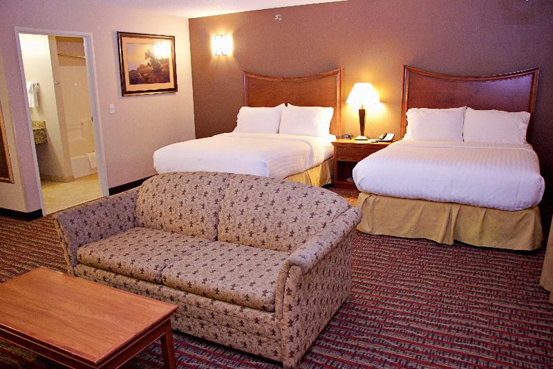 Holiday Inn Express & Suites Pierre-Fort Pierre image