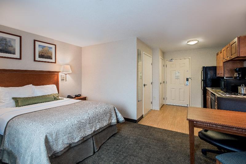 Candlewood Suites Perrysburg photo 21