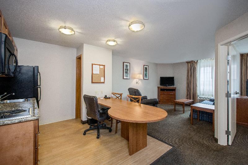 Candlewood Suites Perrysburg image