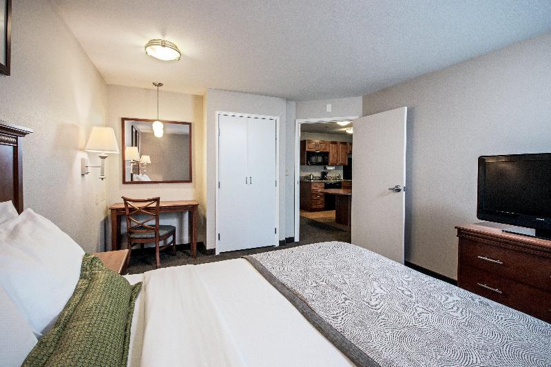 Candlewood Suites Perrysburg image