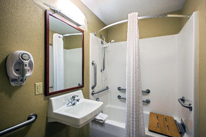 Candlewood Suites Perrysburg image