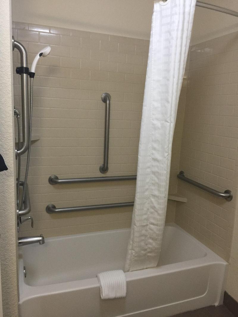 Candlewood Suites Woodward 4