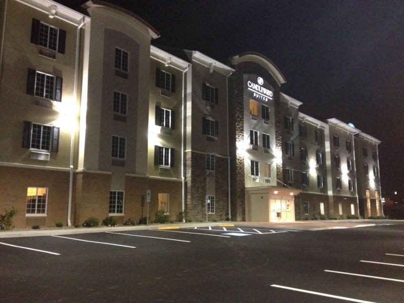 Candlewood Suites Youngstown W I-80 Niles Area