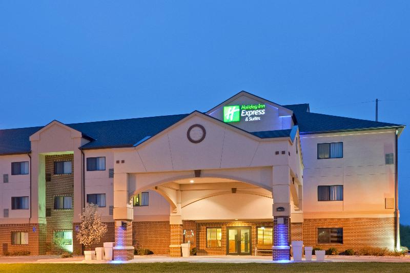 Holiday Inn Express and Suites Lincoln South