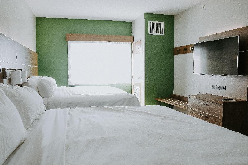 Holiday Inn Express & Suites Lincoln South By IHG photo 17
