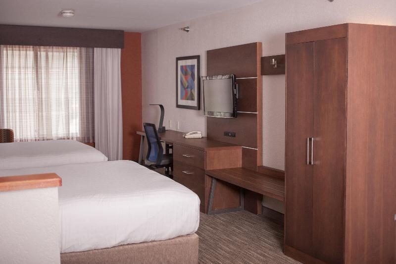 Holiday Inn Express & Suites Logan By IHG image
