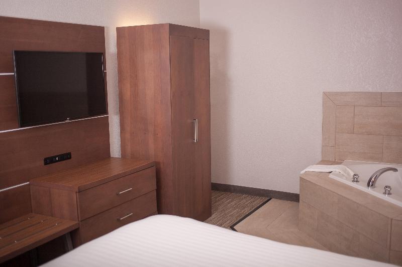 Holiday Inn Express & Suites Logan By IHG image