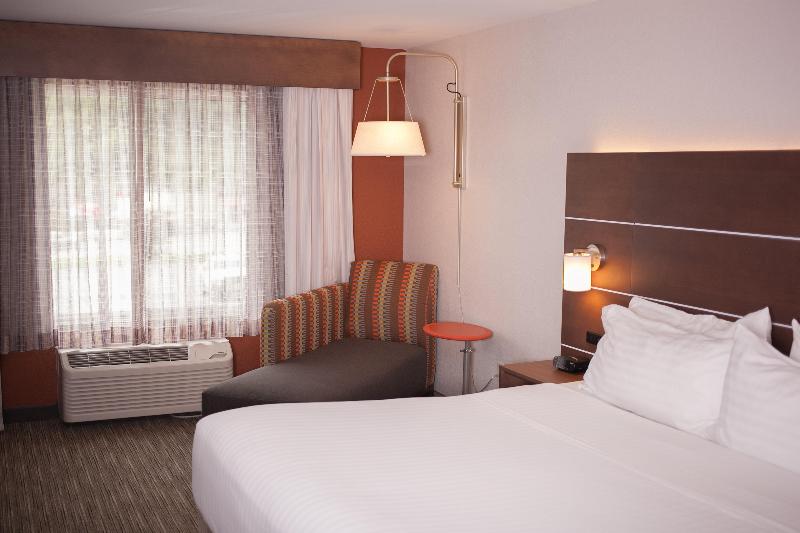 Holiday Inn Express & Suites Logan By IHG image