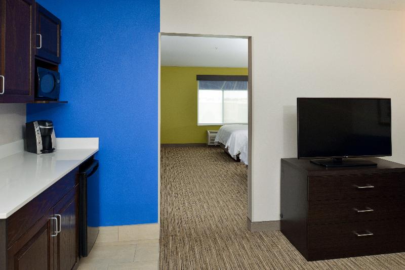 Holiday Inn Express & Suites Pueblo North By IHG image