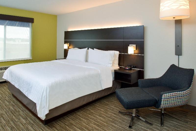 Holiday Inn Express & Suites Pueblo North By IHG image
