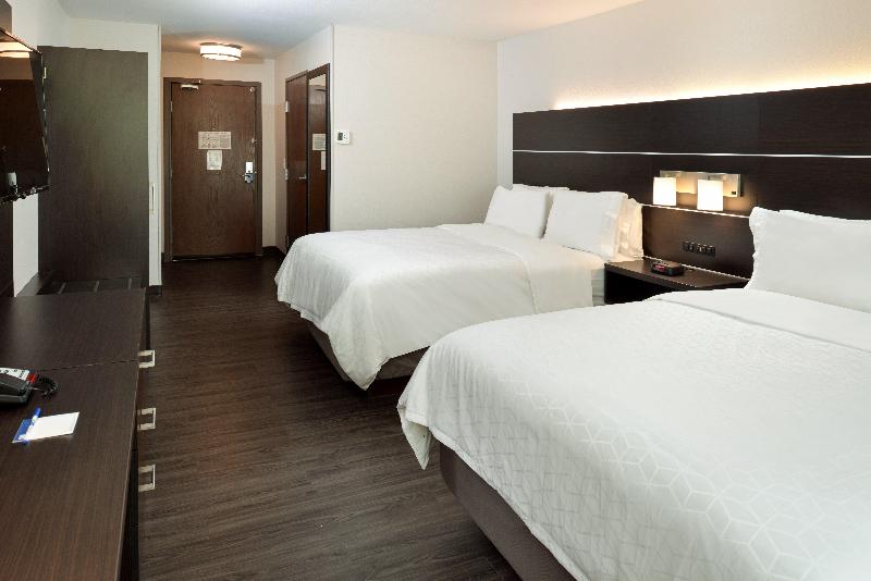 Holiday Inn Express & Suites Pueblo North By IHG image