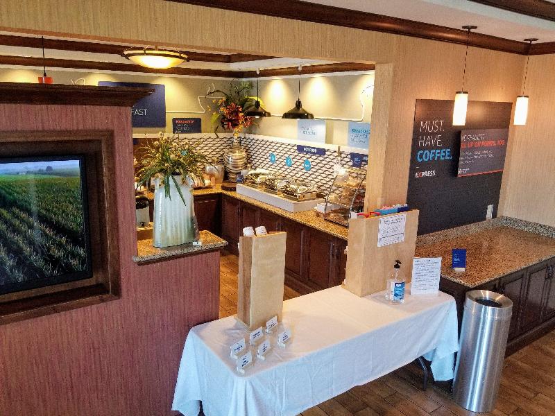 Holiday Inn Express and Suites Paducah West image