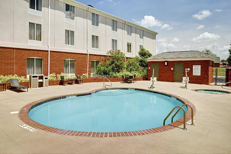 Holiday Inn Express and Suites Auburn University A