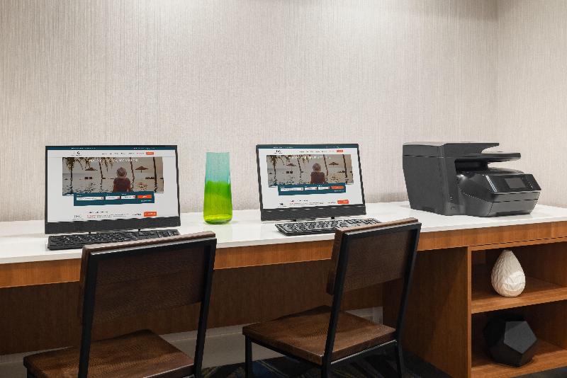 Holiday Inn Express & Suites Opelika Auburn