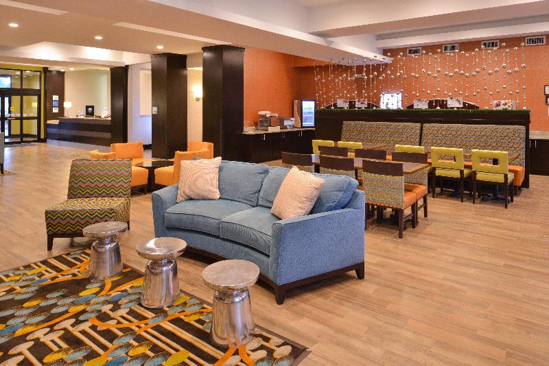 Holiday Inn Express and Suites Austin South