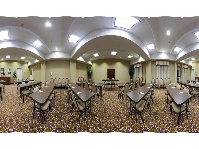 Holiday Inn Express Clanton image