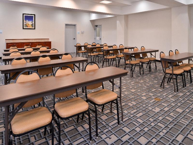 Holiday Inn Express Clanton image