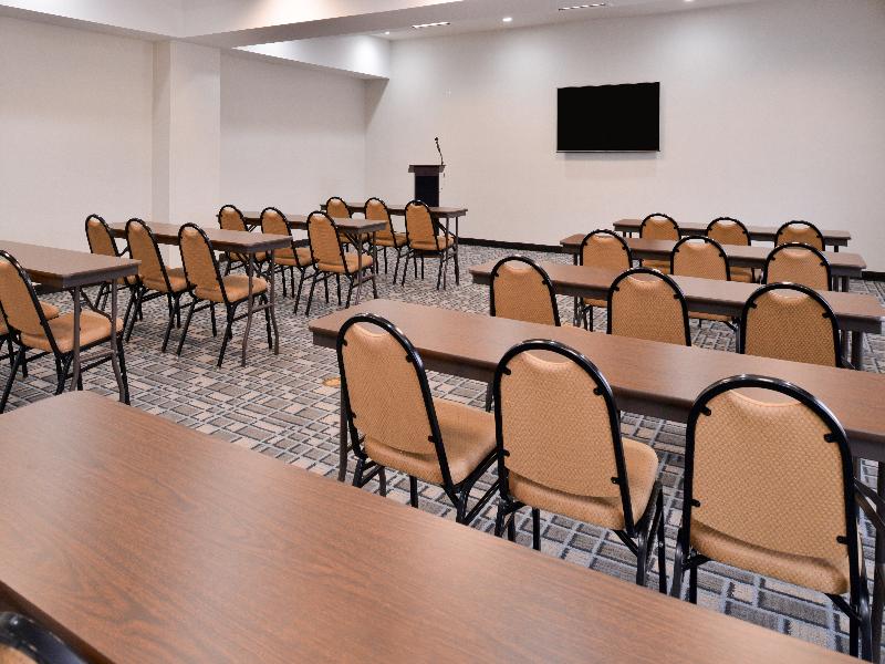 Holiday Inn Express Clanton image