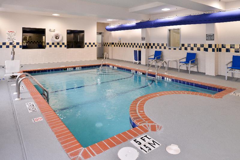 Holiday Inn Express Clanton image