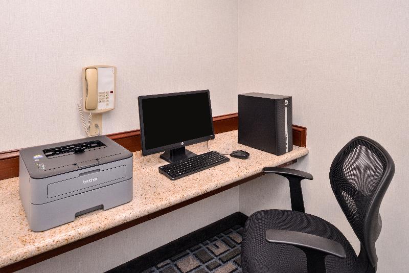 Holiday Inn Express Clanton image