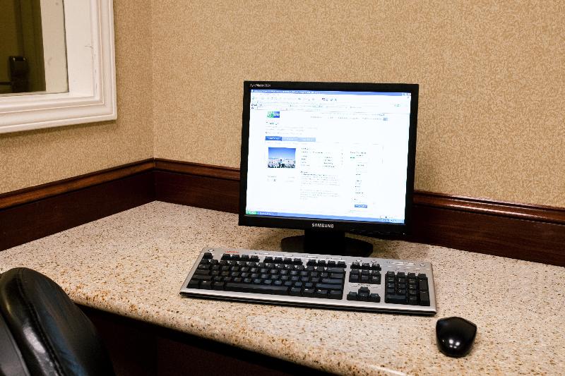 Holiday Inn Express Clanton image