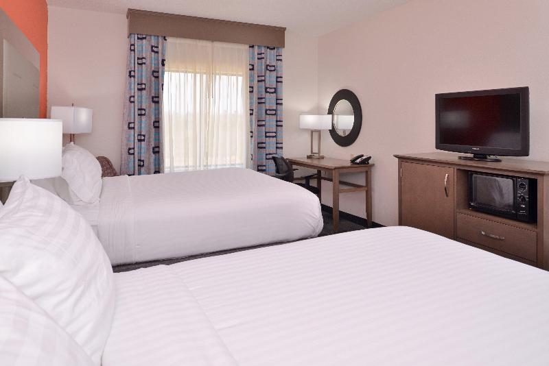 Holiday Inn Express Clanton image