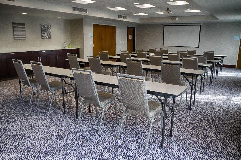 Holiday Inn Express and Suites Sidney image