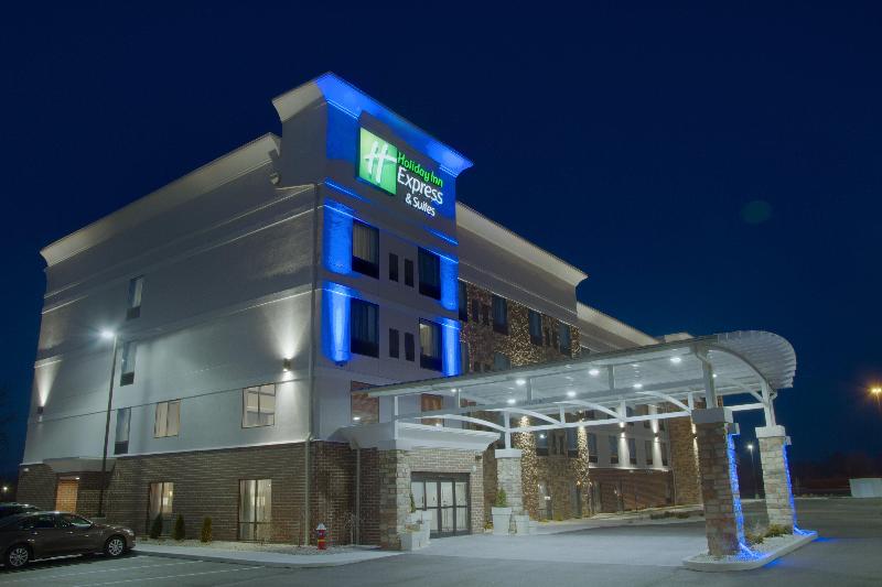 Holiday Inn Express and Suites Sidney image