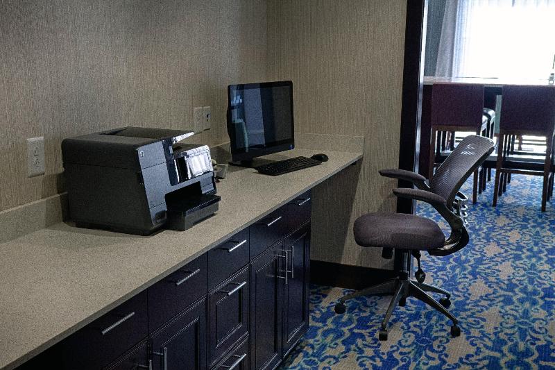 Holiday Inn Express and Suites Sidney image