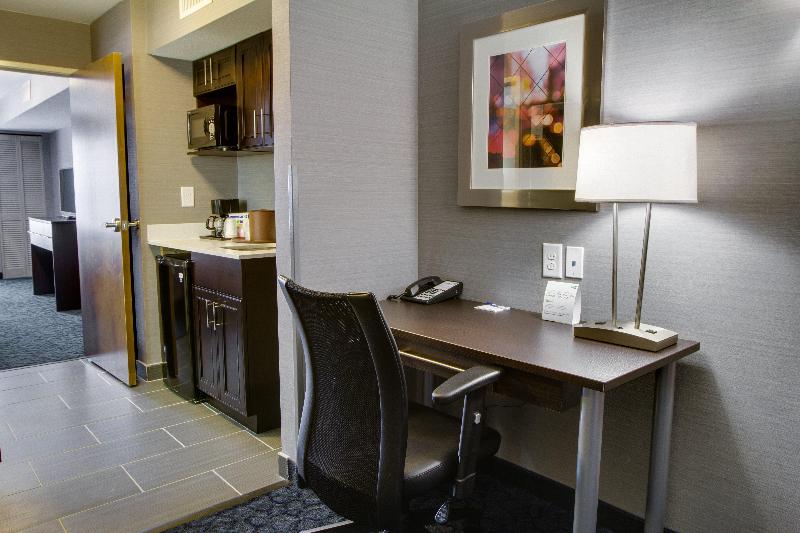 Holiday Inn Express and Suites Sidney image