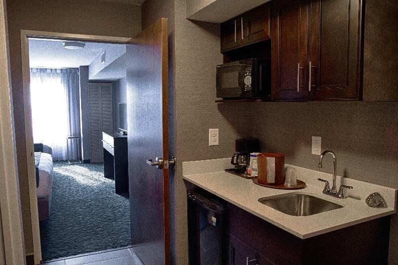 Holiday Inn Express and Suites Sidney image
