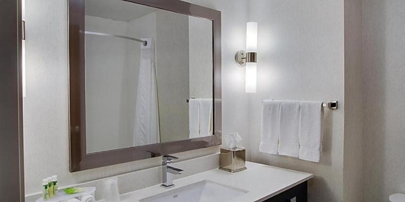 Holiday Inn Express and Suites Sidney image