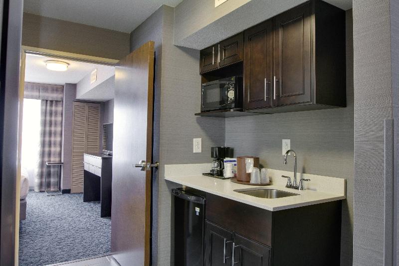 Holiday Inn Express and Suites Sidney image