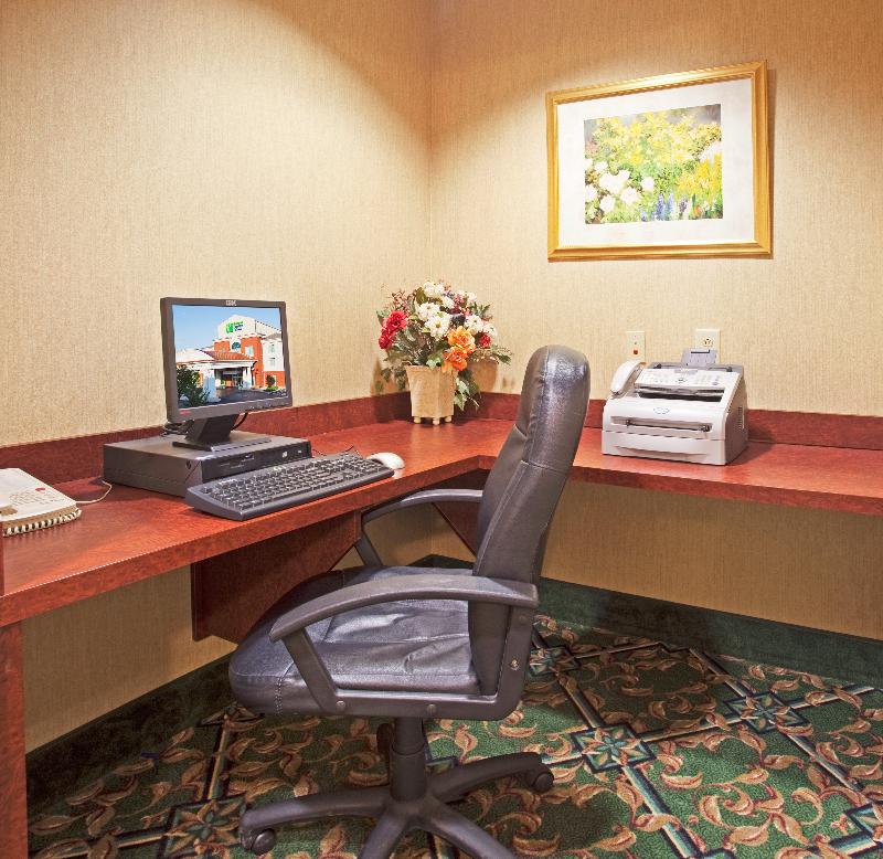Holiday Inn Express and Suites Lenoir City Knoxvil image