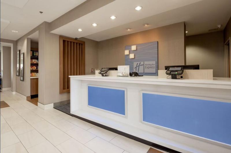 Holiday Inn Express and Suites Lenoir City Knoxvil image